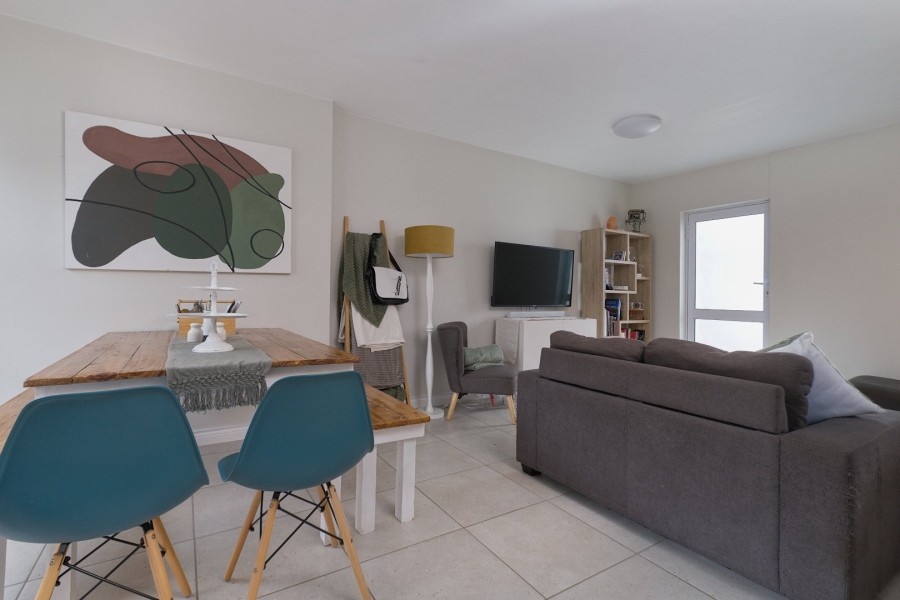 To Let 2 Bedroom Property for Rent in Parsonsvlei Eastern Cape